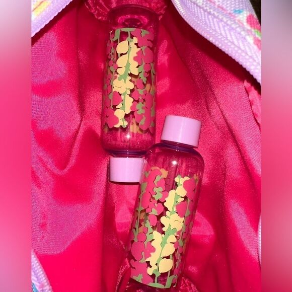 LILY PULITZER for ESTEE LAUDER
Gorgeous makeup/ travel bag with a summer print - Picture 5 of 5